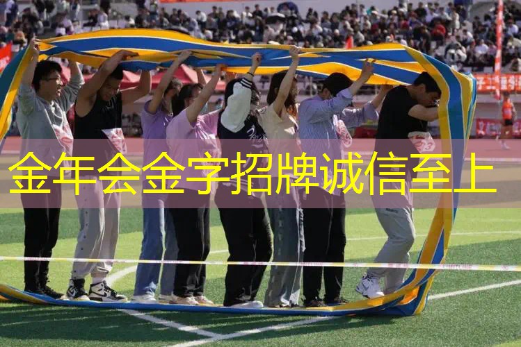 施瓦泽曼用什么网球拍