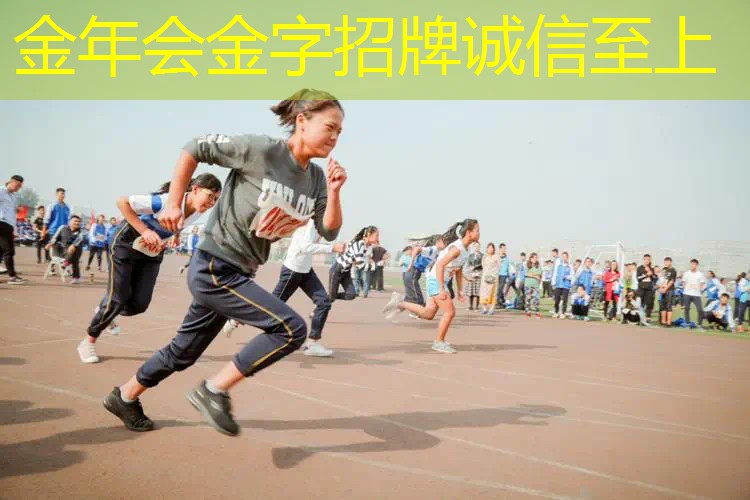 施瓦泽曼用什么网球拍